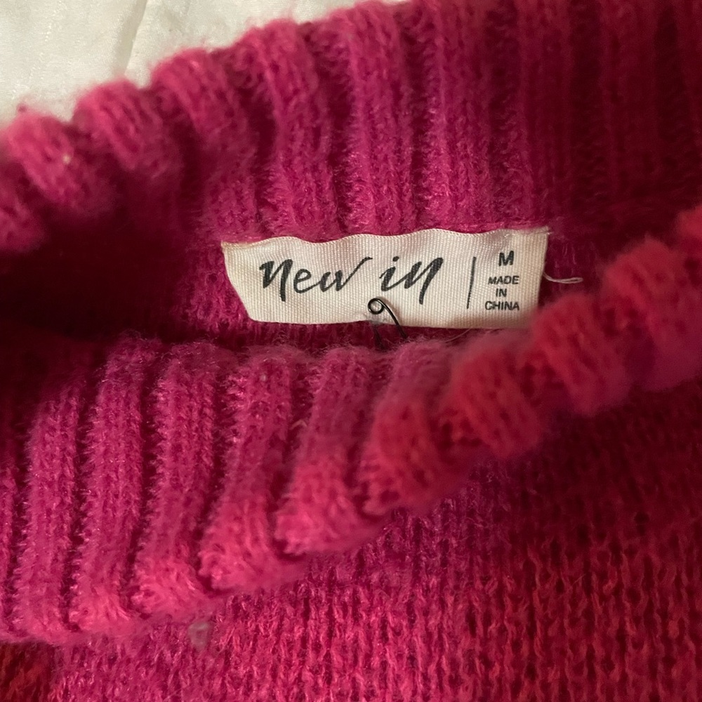 New In sweater - Picture 4 of 4